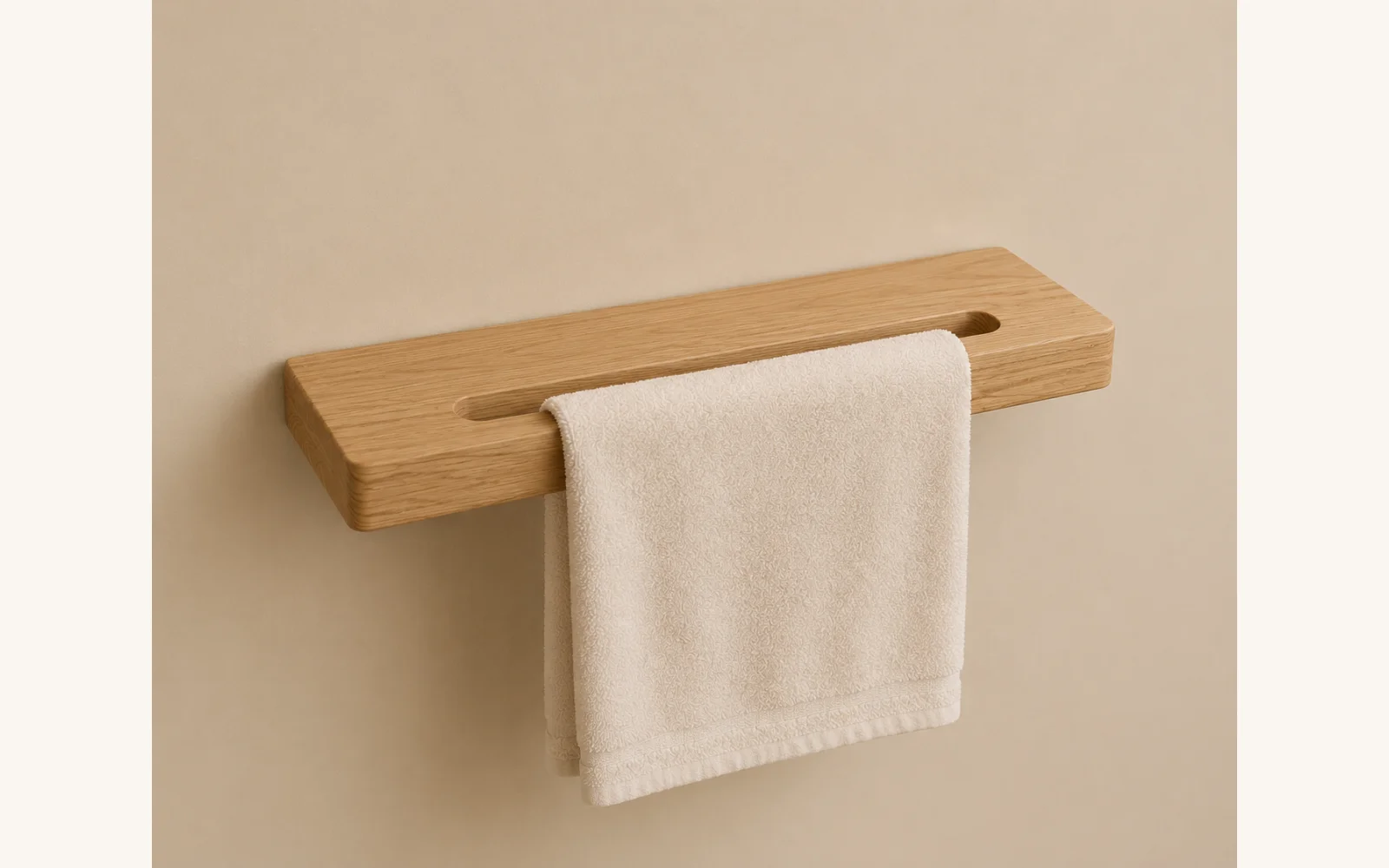 Dębowa półka łazienkowa z uchwytem na ręcznik — głębokość 12 cm × 3 cm - zdjecie produktu